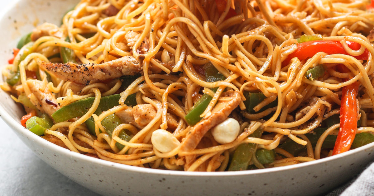 Easy and Quick Chicken Lo mein- simple 15 minute recipe idea