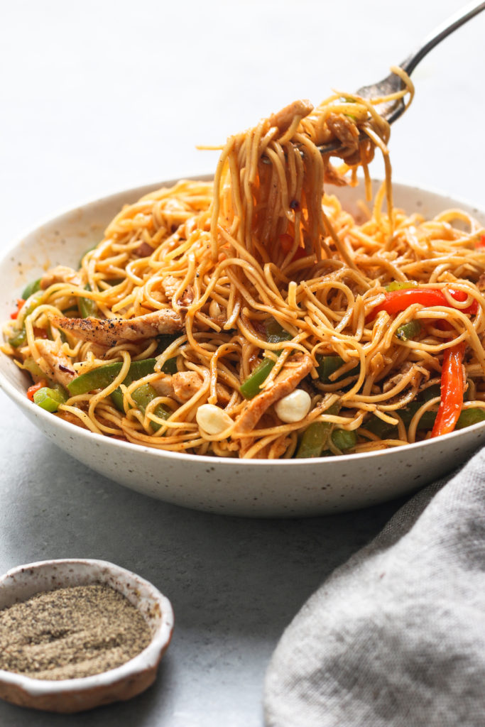 Easy and Quick Chicken Lo mein- simple 15 minute recipe idea