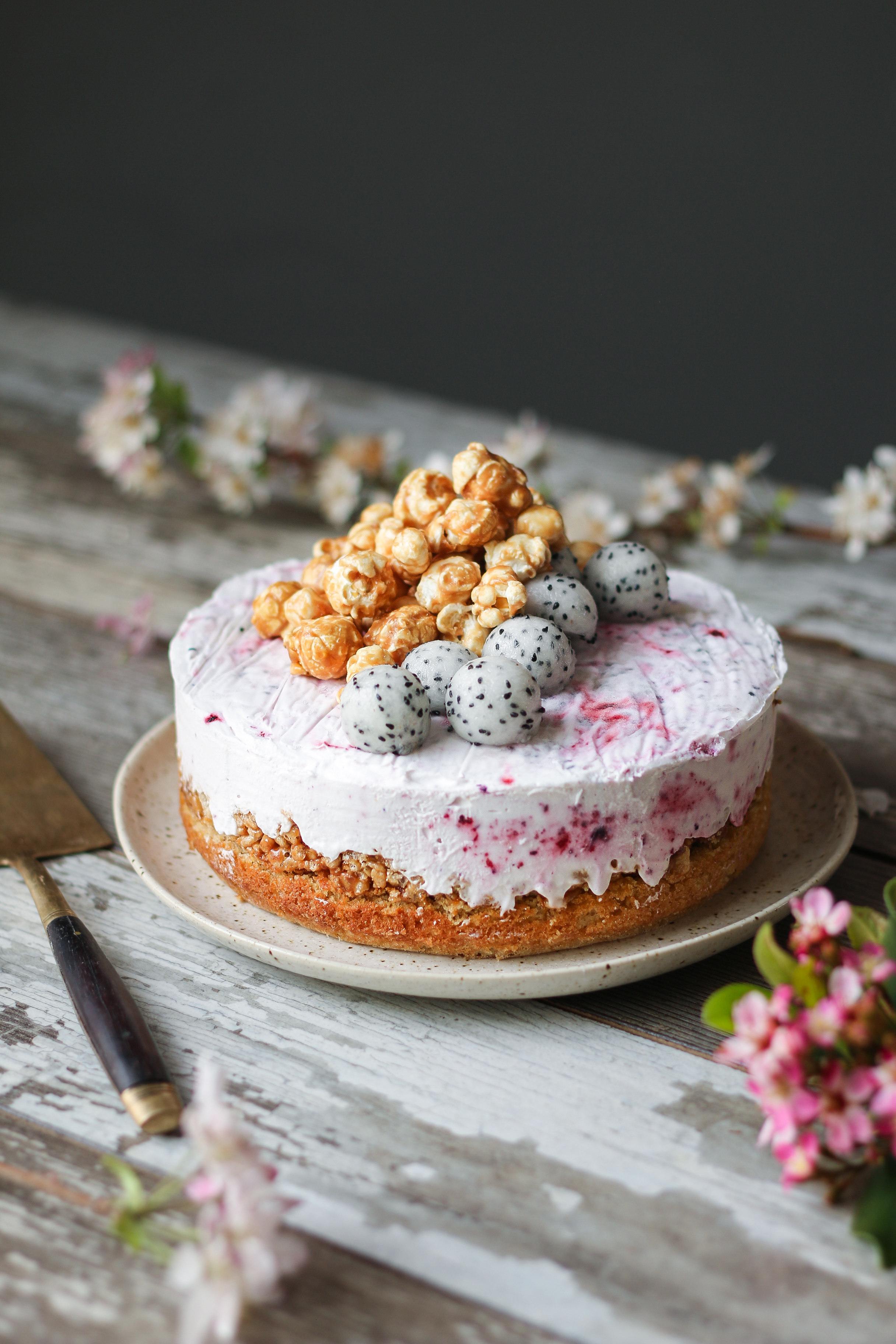 Caramel Crunch Raspberry Icecream Cake |foodfashionparty| #springcake # ...