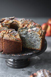 Sesame APPLE CAKE #applecake #cakephotography #bestapplecake